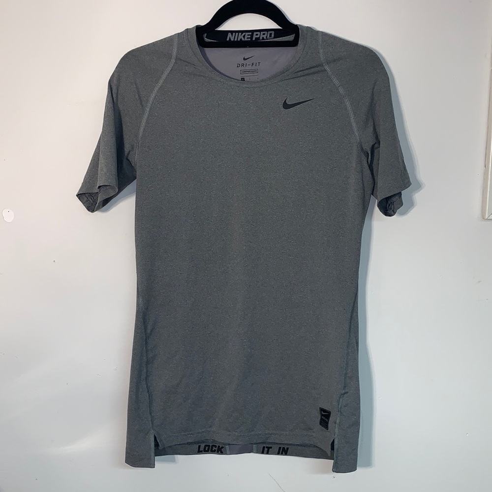 NIKE PRO DRI FIT COMPRESSION GREY T SHIRT SIZE LARGE